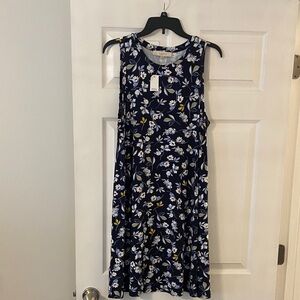 LOFT Navy and White Floral Dress size L brand new perfect for summer length 37”